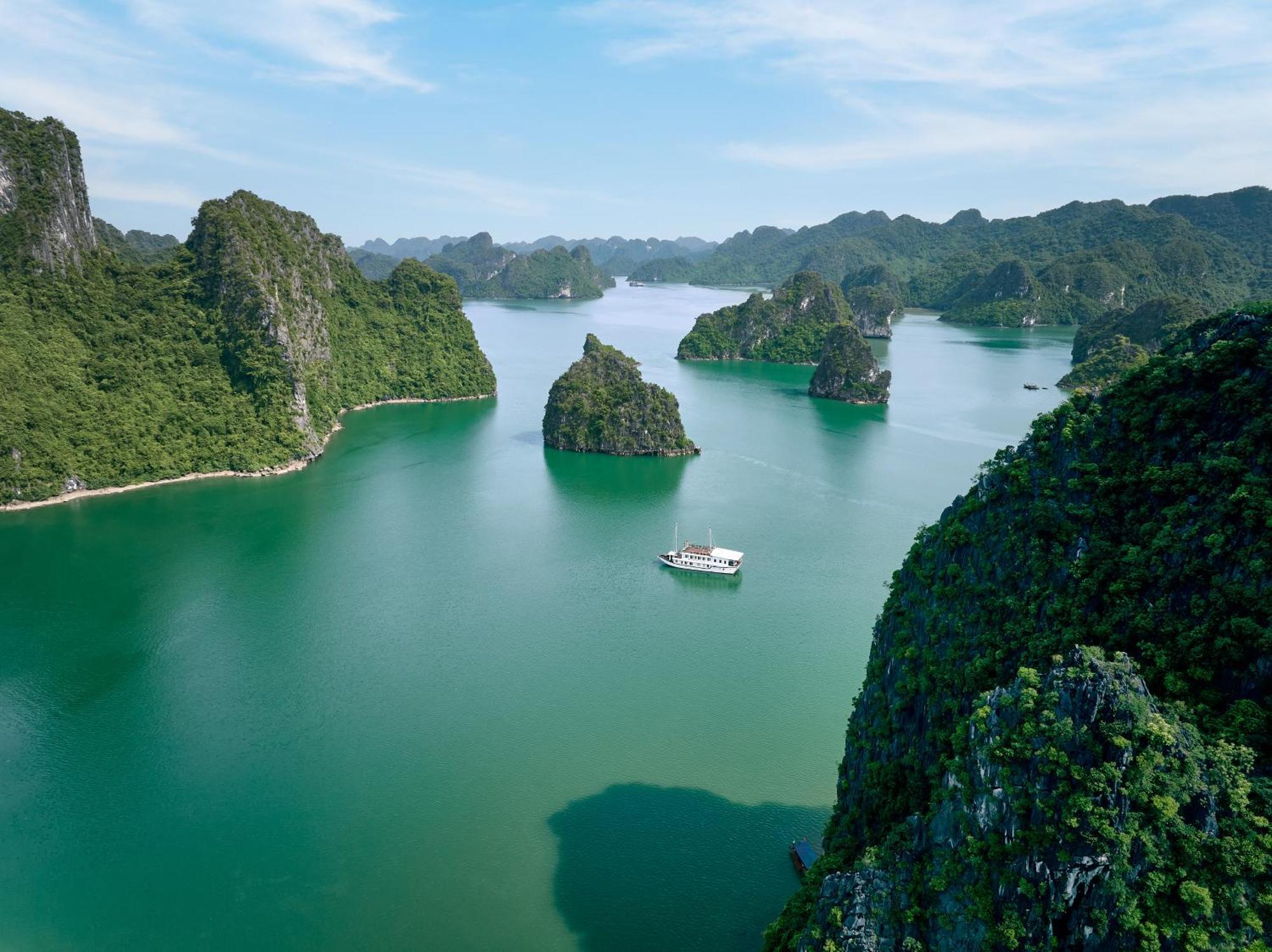 Botel Hera Classic Boutique Cruise Ha Long