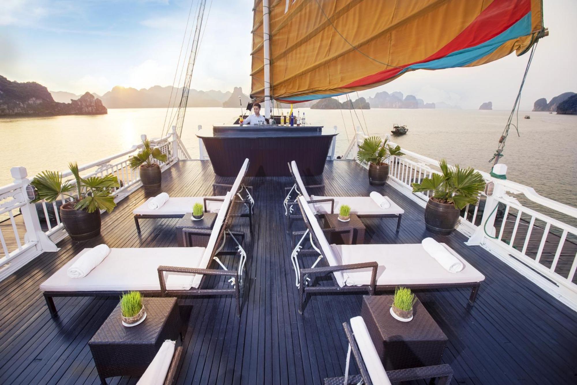 Botel Hera Classic Boutique Cruise Ha Long
